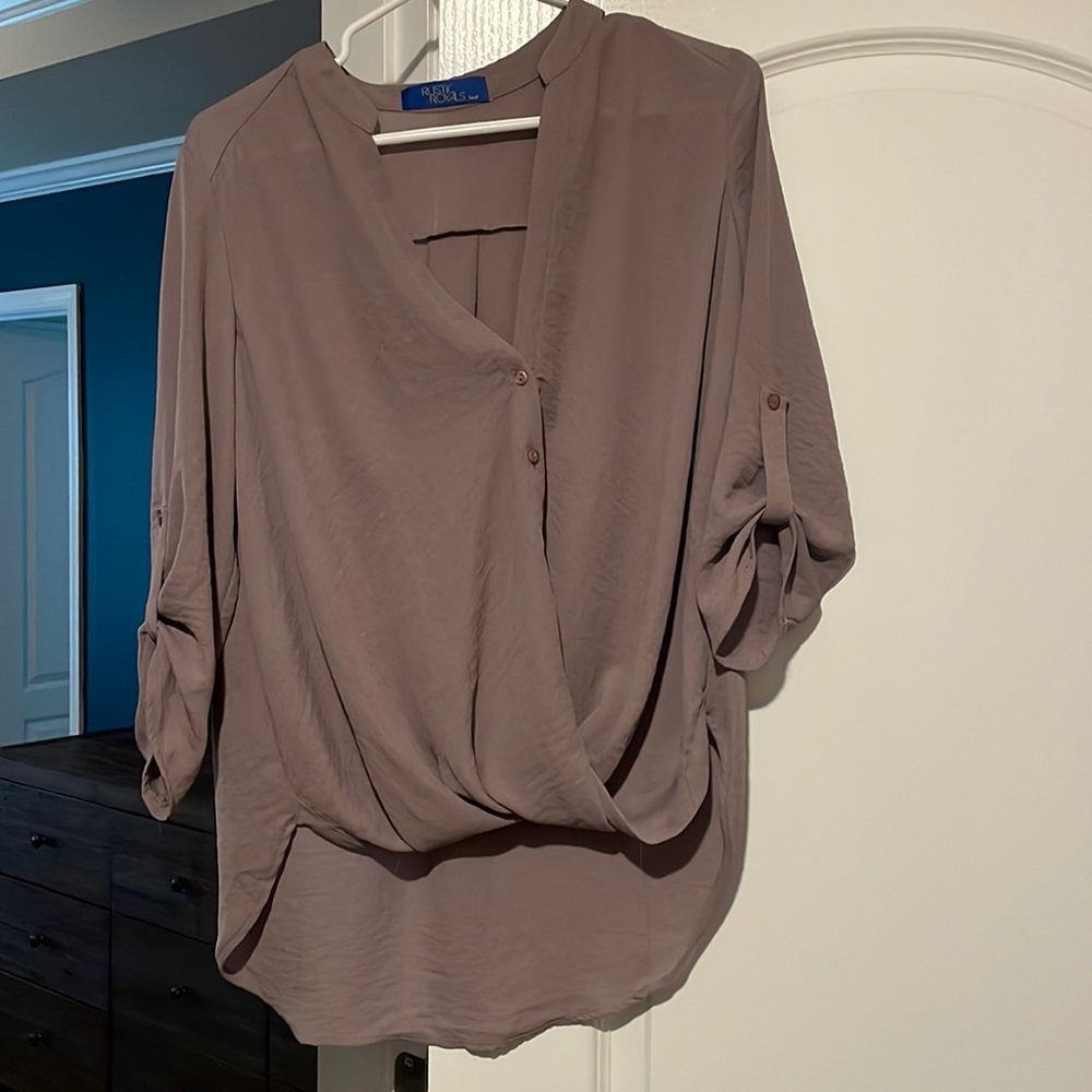 High low 3/4 sleeve top